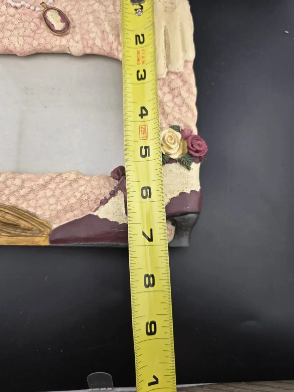 Vintage Victorian-Inspired Resin Photo Frame 3